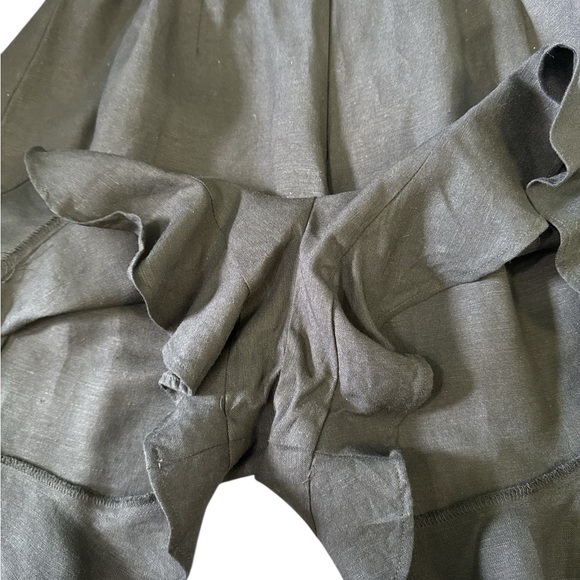 Loft Stylish Women black short romper with Belt - Picture 6 of 8